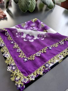 Mor mekikli iğne oyası yazma 