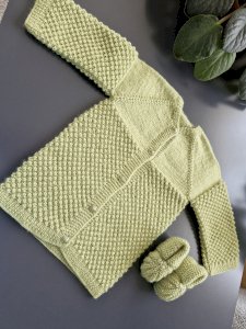 Fıstık yeşili hırka - patik takım 