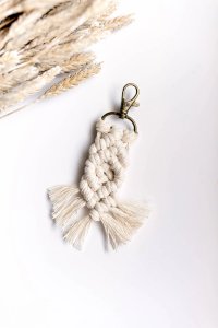 Minimal Makrome Anahtarlık – Bej