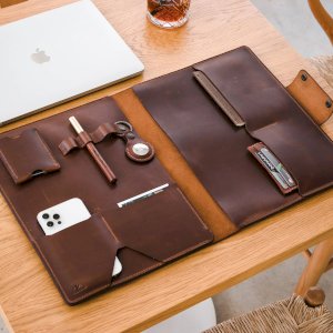 MacBook Pro 16 İnç Premium Deri Laptop Çantası